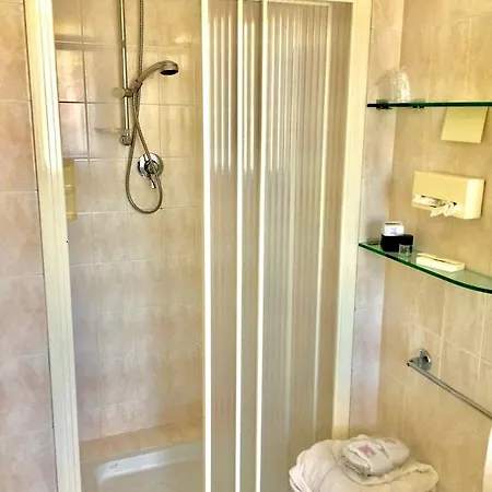 Leri Hotel Monte Colombo